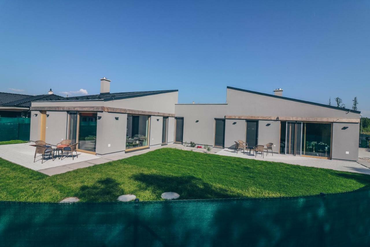 Stylish Apartments At Penati Golf Resort Sajdikove Humence Bagian luar foto